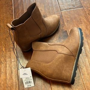 Universal Thread wedge boot size 7.5